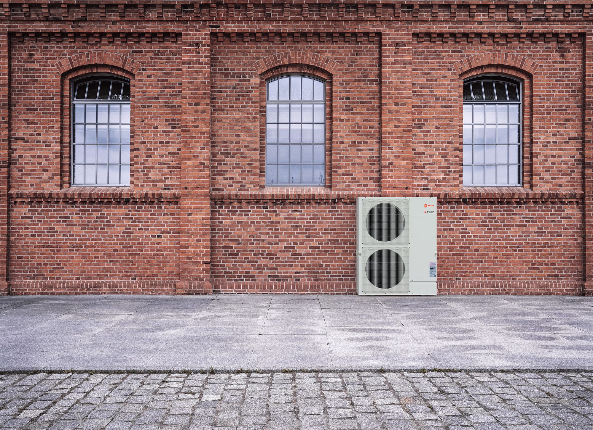 Multi-zone outdoor heat pump